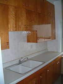 Nice quiet building in central location in Lakewood, OH (Photo 2 of 3)