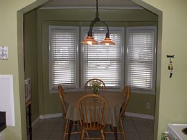 UPDATED, CLEAN 3 bd 1 bth Bungalow in Royal Oak, MI (Photo 2 of 4)