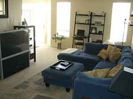 Great Townhome Great Location! in Carpentersville, IL (Photo 2 of 4)