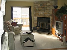 Townhouse with 1-car Garage in Denver, CO (Photo 2 of 5)