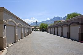 Luxurious apartment homes in Oro Valley, AZ (Photo 3 of 6)
