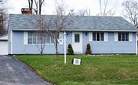 Beautiful & Cozy Ranch Home in Upper Arlington, OH