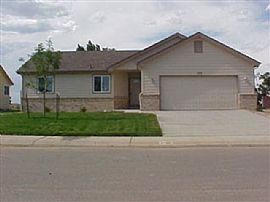 Beautiful Ranch Home, Free Rent in Milliken, CO