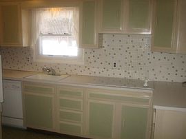 3 Bedroom Ranch, Wooded lot, Quiet Stree in Solon, OH (Photo 1 of 6)