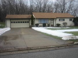 3 Bedroom Ranch, Wooded lot, Quiet Stree in Solon, OH