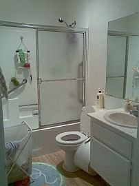 $1250 / 2br - Nice apartment Available! in Highland Park, CA (Photo 2 of 3)