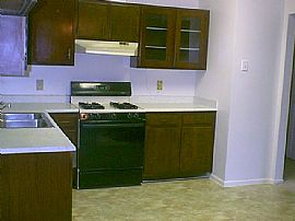 Charming 3 Bedroom/2 Bath Brick Ranch in Lilburn, GA (Photo 3 of 4)