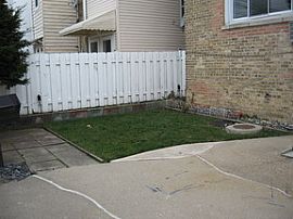 COMPLETELY RESTORED apartment  in Skokie, IL (Photo 6 of 6)