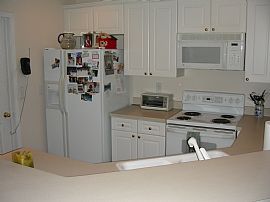 Beautiful 2 bed / 2 bath in Vinings, GA (Photo 4 of 6)