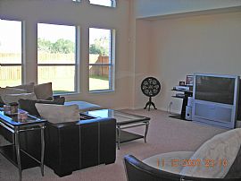 HUGE 6BR HOUSE, GREAT LOCATION in McAllen, TX (Photo 4 of 6)