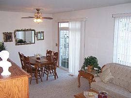 Beautiful Waterfront Townhome in McHenry, IL (Photo 4 of 6)