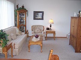 Beautiful Waterfront Townhome in McHenry, IL (Photo 6 of 6)