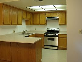 Clean & Comfortable in Canoga Park, CA (Photo 2 of 6)