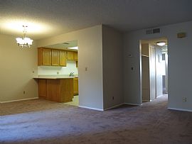 Clean & Comfortable in Canoga Park, CA (Photo 4 of 6)