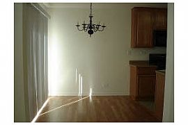 Almost New Townhouse in Crystal Lake, IL (Photo 2 of 3)