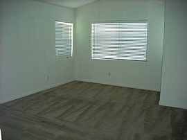 Beautiful house super close to schools in North Las Vegas, NV (Photo 5 of 5)