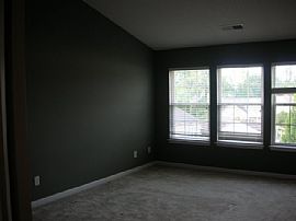 Awesome 3BR/2.5BA , 1 mile off I-85 in Greer, SC (Photo 3 of 4)