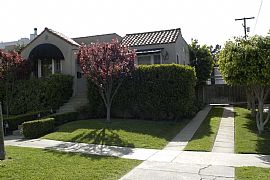 2 Bedroom House 1100Sq/ft 6000Sq/ft lot in San Pedro, CA