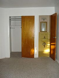 $1800/3BR/AVAILABLE IMMEDIATELY??? in Oakland Gardens, NY (Photo 2 of 4)