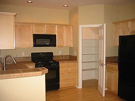 Beautiful Beaverton Townhome in Beaverton, OR