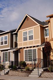 Beautiful Beaverton Townhome in Beaverton, OR (Photo 4 of 4)