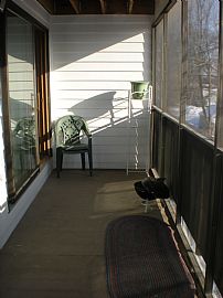 Convenient Location -Excellent Condition in Saint Louis Park, MN (Photo 2 of 4)