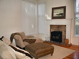 Stunning Home with Vaulted Ceilings in Inver Grove Heights, MN (Photo 4 of 5)