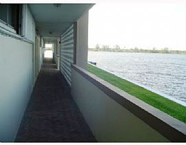 Tranquil Waterfront Condo For Rent in Palm Beach, FL (Photo 6 of 6)