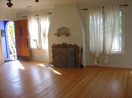 Charming Spanish style/Pets welcome in Pasadena, CA (Photo 3 of 6)