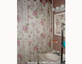 Condo for rent in Windsor Locks, CT (Photo 4 of 4)