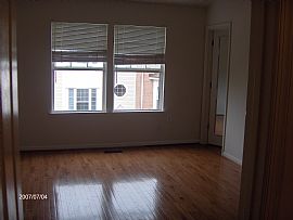 1996 Townhouse for rent in Fairfax, VA (Photo 4 of 6)