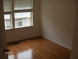 1996 Townhouse for rent in Fairfax, VA (Photo 5 of 6)