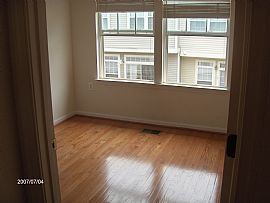 1996 Townhouse for rent in Fairfax, VA (Photo 6 of 6)