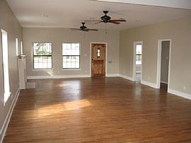 Stunning Re Model. No Credit Checks !!!! in Dallas, TX (Photo 4 of 6)