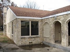 Stunning Re Model. No Credit Checks !!!! in Dallas, TX (Photo 6 of 6)