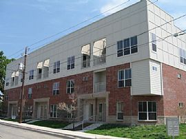 Contemporary Condo. No Credit Checks!! in Dallas, TX