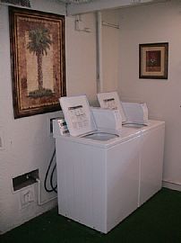 Nice Apartment, Walk to BART!! in Richmond, CA (Photo 3 of 4)