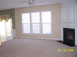 Beautiful Townhome Available Now! in Duluth, GA (Photo 3 of 4)
