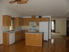 Cozy One level home in Vancouver, WA (Photo 3 of 5)