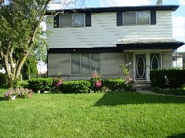 Beautiful Colonial with 4 Baths! in Southfield, MI