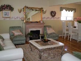 Beautiful Colonial with 4 Baths! in Southfield, MI (Photo 2 of 4)