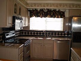 Beautiful Colonial with 4 Baths! in Southfield, MI (Photo 4 of 4)