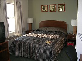 $999 Furnished Studio, Utilities inc.,  in Des Plaines, IL