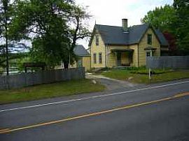 Beatiful home overlooking secluded pond in Warren, CT (Photo 2 of 3)