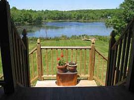 Beatiful home overlooking secluded pond in Warren, CT