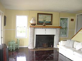 1918 Victorian by the Bay in Wheeler, OR (Photo 5 of 6)