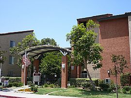 CORPORATE HOUSING CONDO W/ ALL AMENITIES in Van Nuys, CA
