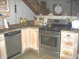 Stylish Home in Beautiful Tarrytown in Austin, TX (Photo 2 of 4)