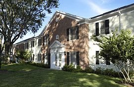 Fully Furnished 2br, 1.5 bath townhouse in Tampa, FL (Photo 2 of 5)