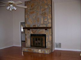 Clean Stepless Ranch Ksu/ I-75 and I-575 in Barrett Parkway, GA (Photo 3 of 4)